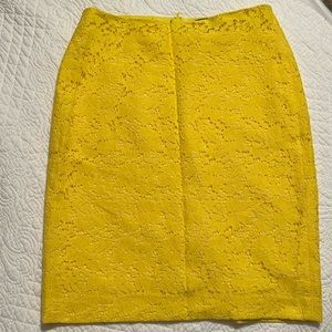 Yellow lace lined skirt from Ann Taylor size 4